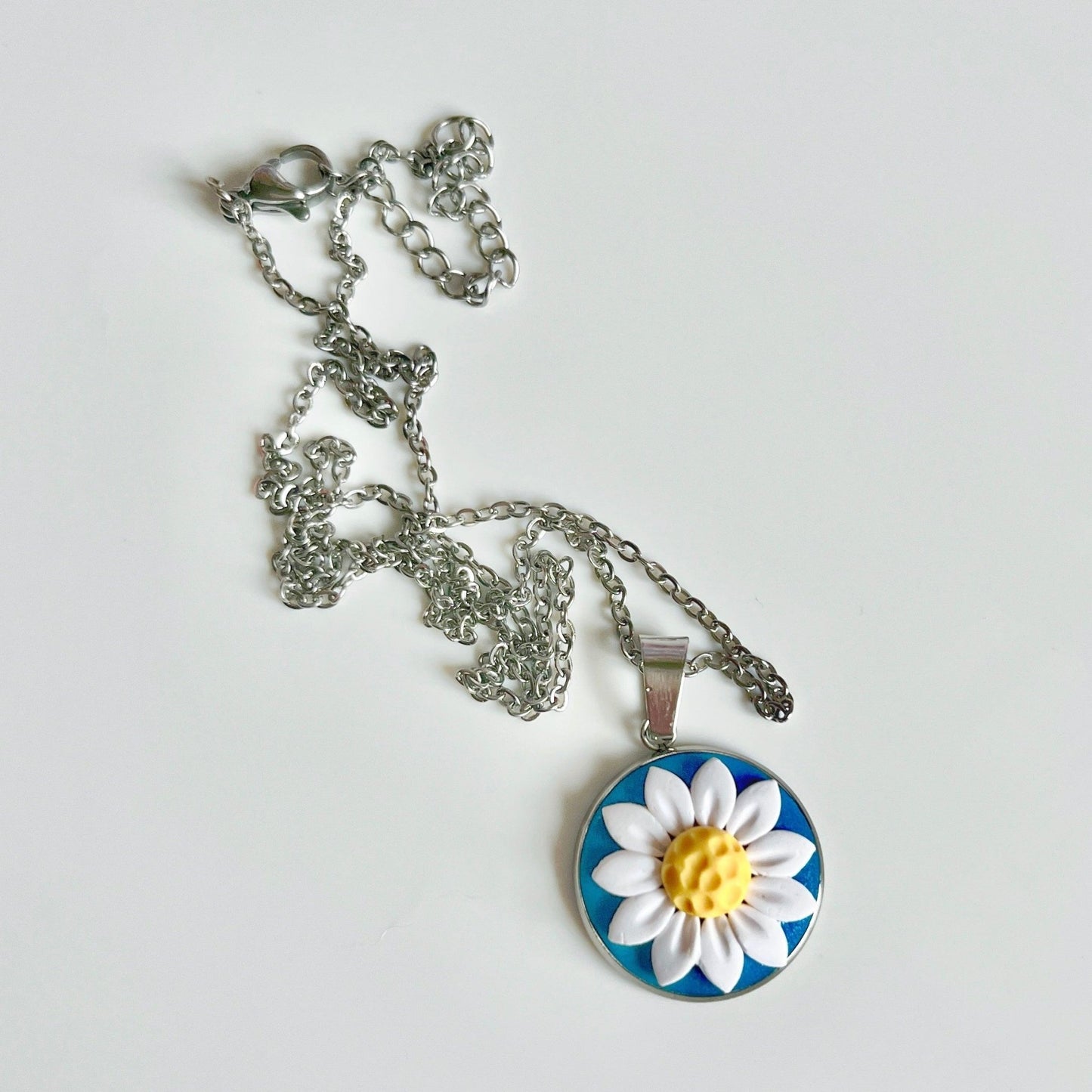 Daisy Polymer Clay Necklace - silverstar.nz
