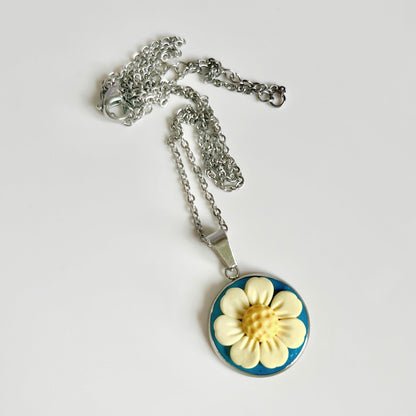 Soft Petal Polymer Clay Necklace - silverstar.nz