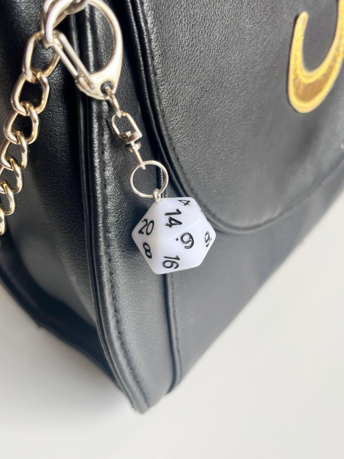 D20 Dice Keyring - silverstar.nz