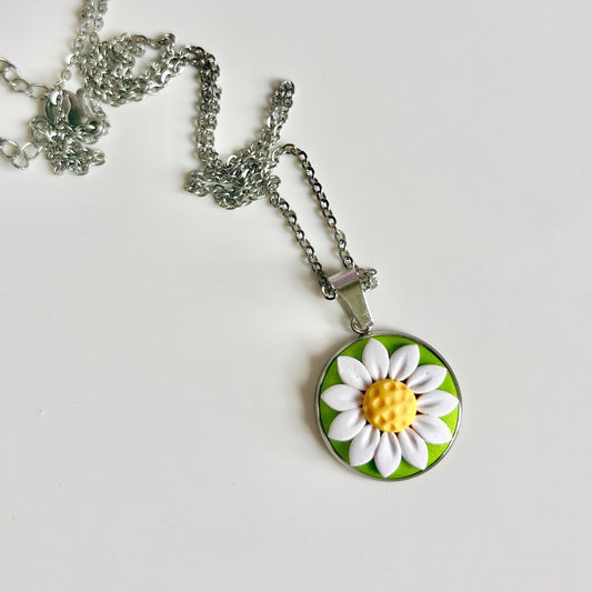 Daisy Polymer Clay Necklace - silverstar.nz